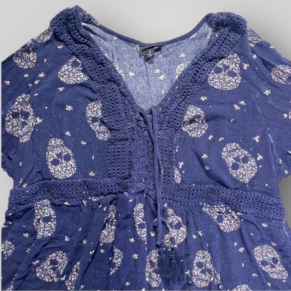 Torrid Blue Top Skulls Graphic - Picture 4 of 16